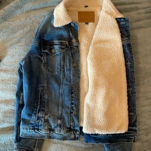 American Eagle Sherpa Lined Denim Jacket (Large)